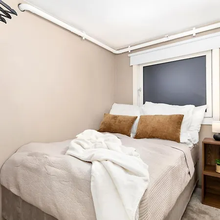 Quiet & 2br , Newly Renovated