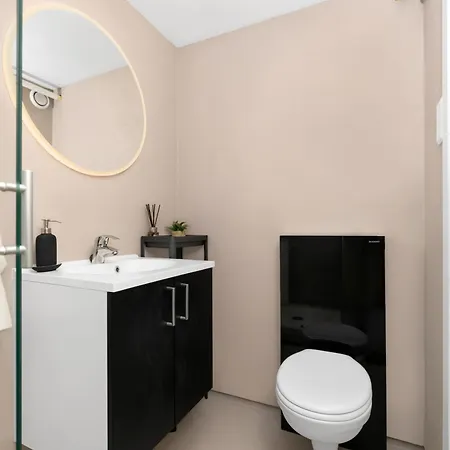 Leilighet Quiet & 2br , Newly Renovated *